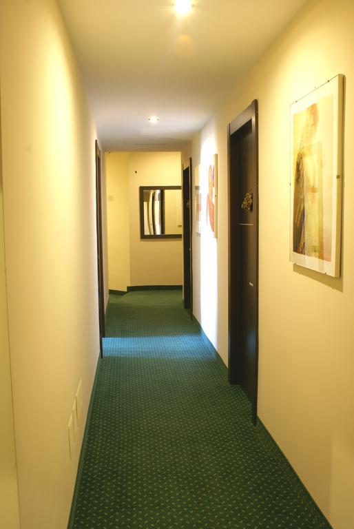Hotel Versailles Рим Екстериор снимка