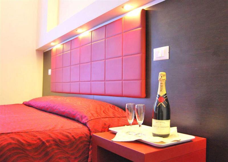 Hotel Versailles Рим Екстериор снимка