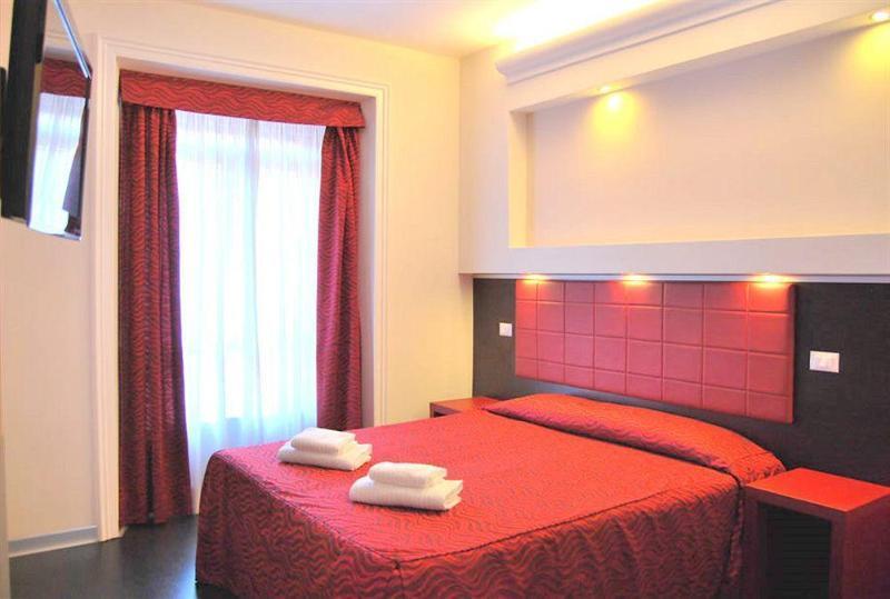 Hotel Versailles Рим Екстериор снимка