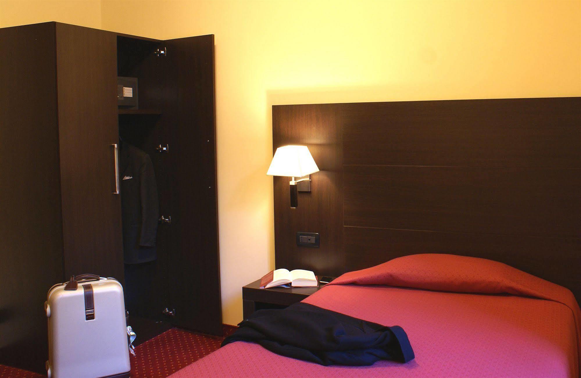Hotel Versailles Рим Стая снимка